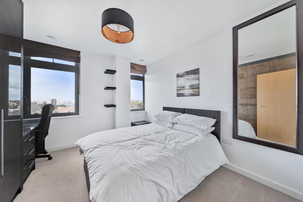 Great 2 Bed Flat With View Londra