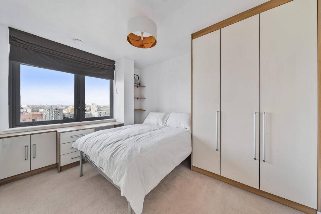 Appartamento Great 2 Bed Flat With View Londra